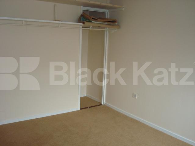 			New Instruction, 5 Bedroom, 1 bath, 1 reception Flat			 North Road, Calidonian Road